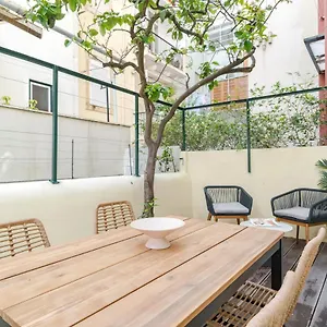 https://casa-boma-lisboa-modern-and-stylish-apartment-with.hotels-lisbon-portugal.com